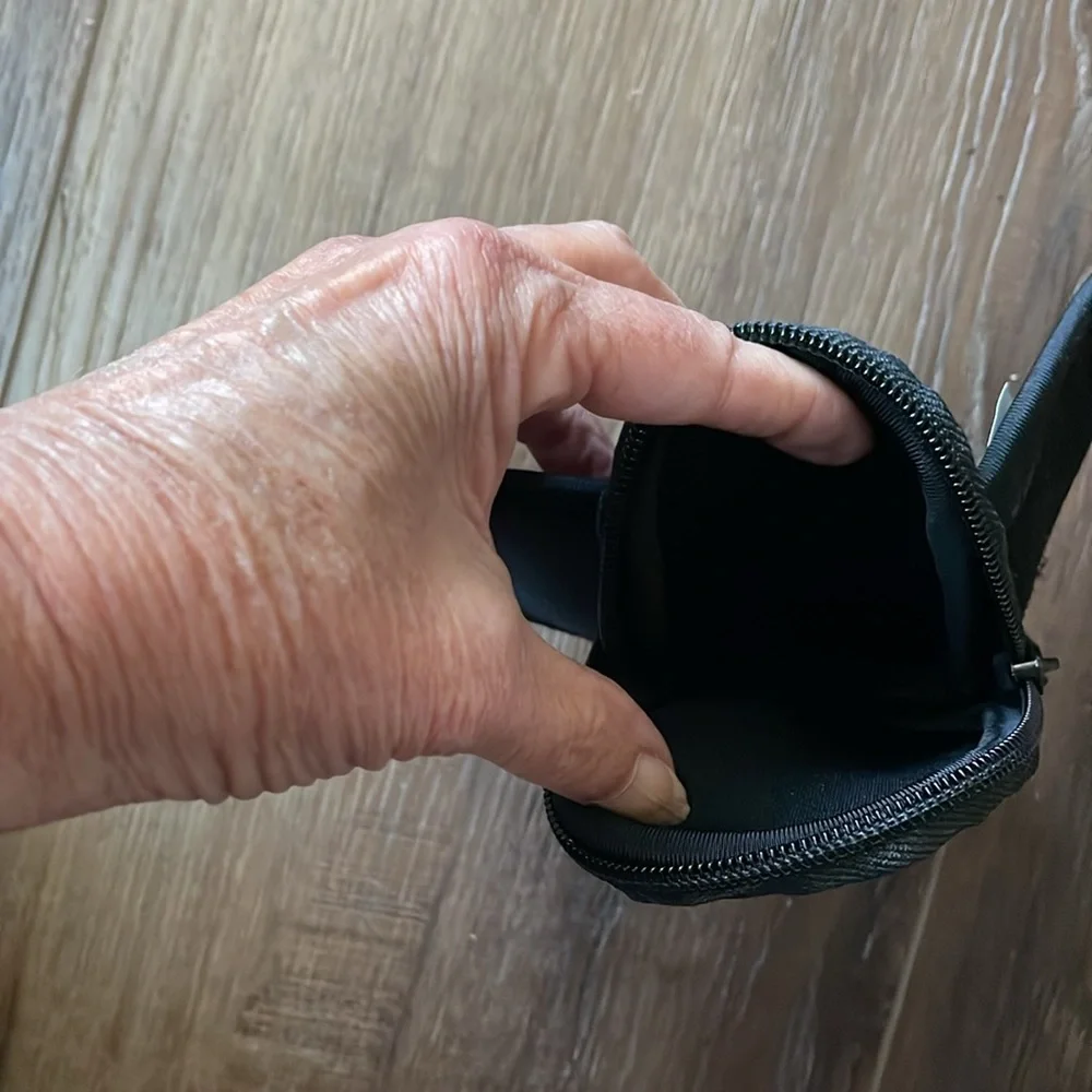 Adjustable black armband cell phone holder case